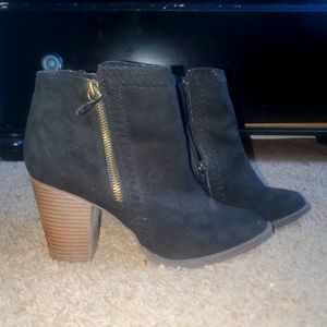 Just fab's Loana black booties